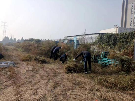 華瓴集團(tuán)開展“除草作貢獻(xiàn)、行動(dòng)踐初心”黨建志愿活動(dòng)